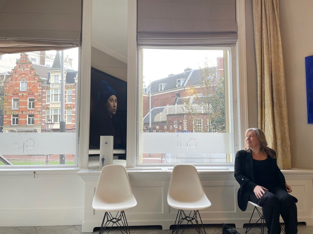 ICU Nurse salary in Amsterdam - Photo by Joop Laan on Unsplash