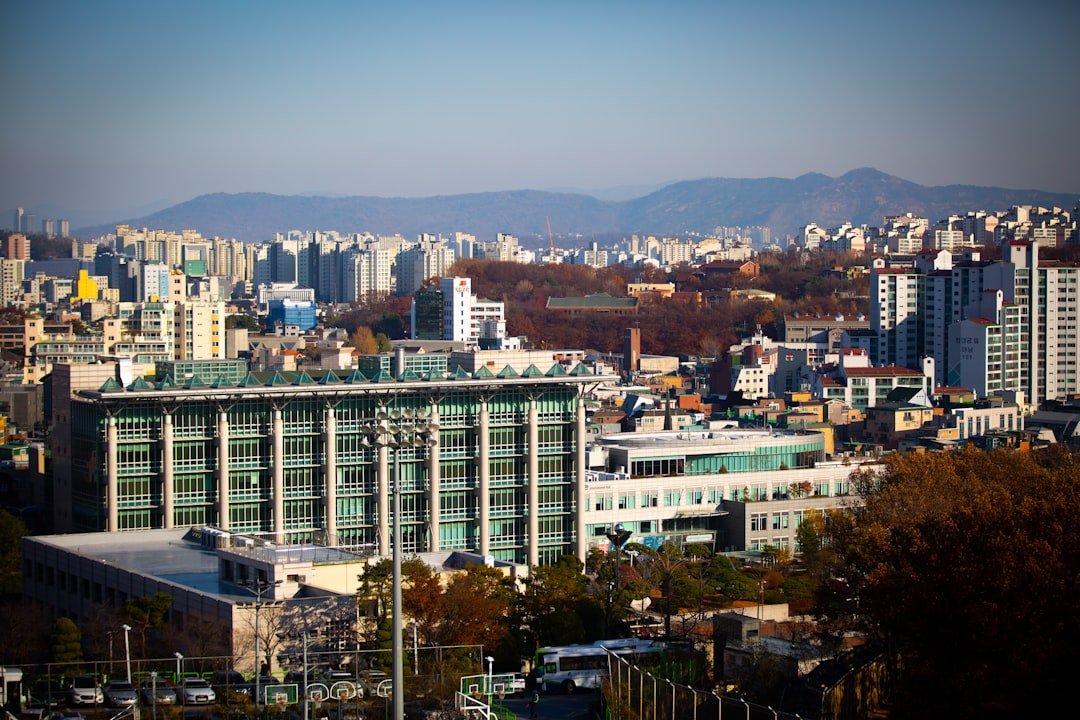 ICU Nurse salary in Seoul - Photo by Jeesung Kim on Unsplash