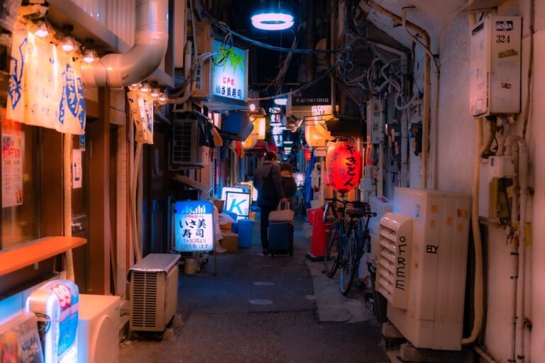 ICU Nurse salary in Tokyo - Photo by mos design on Unsplash