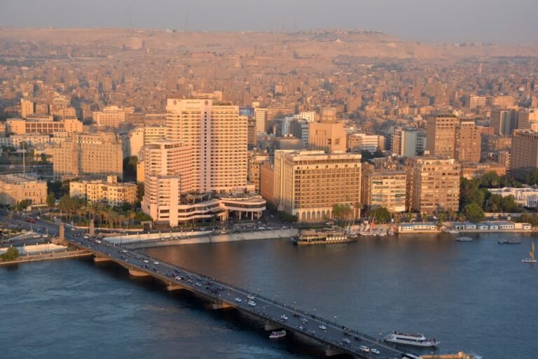 Nurse Practitioner salary in Cairo - Photo by Manuel Jiménez on Unsplash