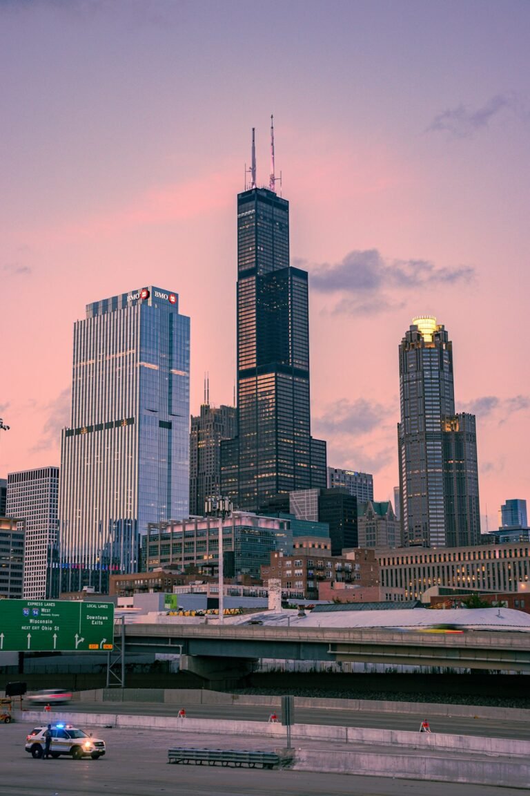 Nurse Practitioner salary in Chicago - Photo by Gael D on Unsplash