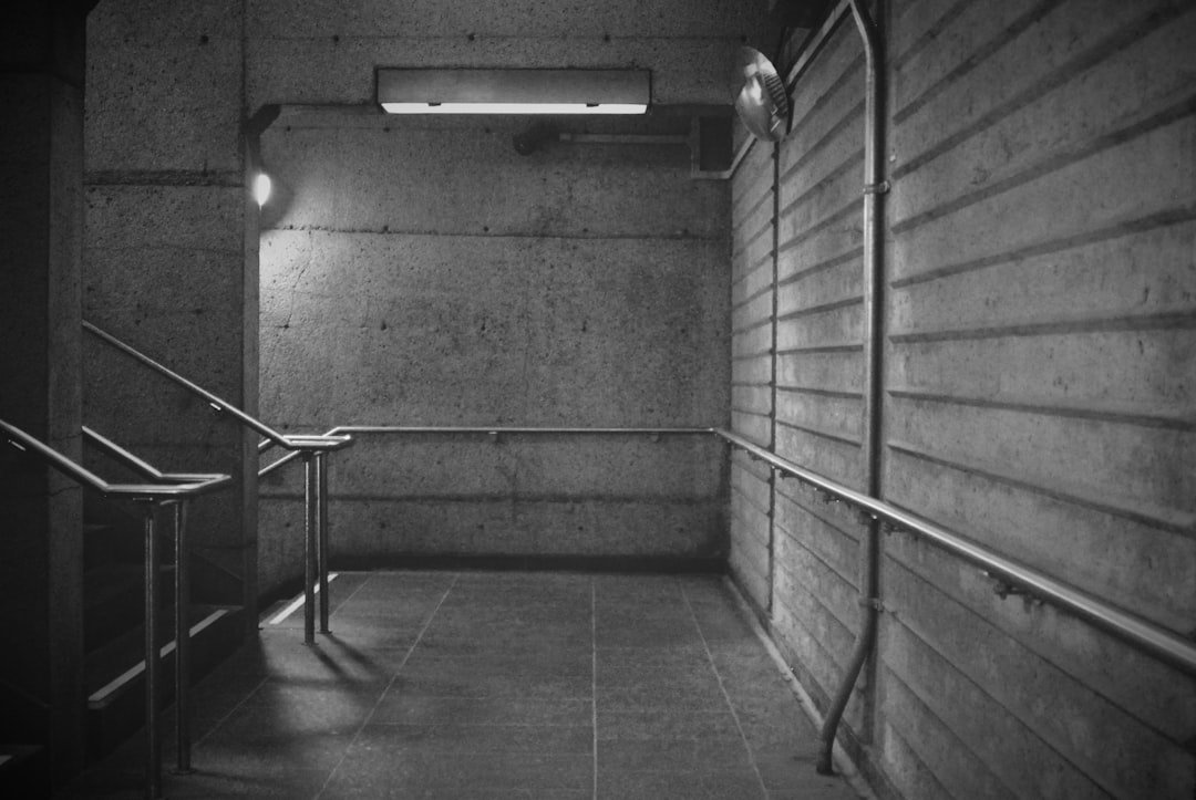 Nurse Practitioner salary in Montreal - Photo by Laurence BL on Unsplash