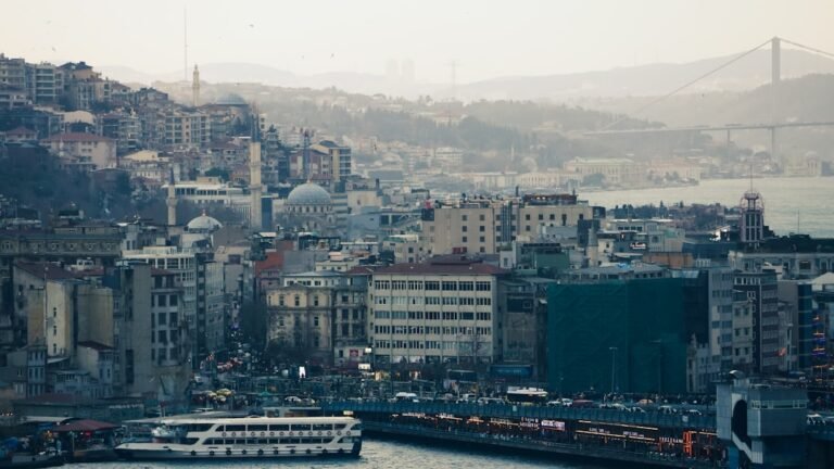 Registered Nurse salary in Istanbul - Photo by Enes Doğan on Unsplash