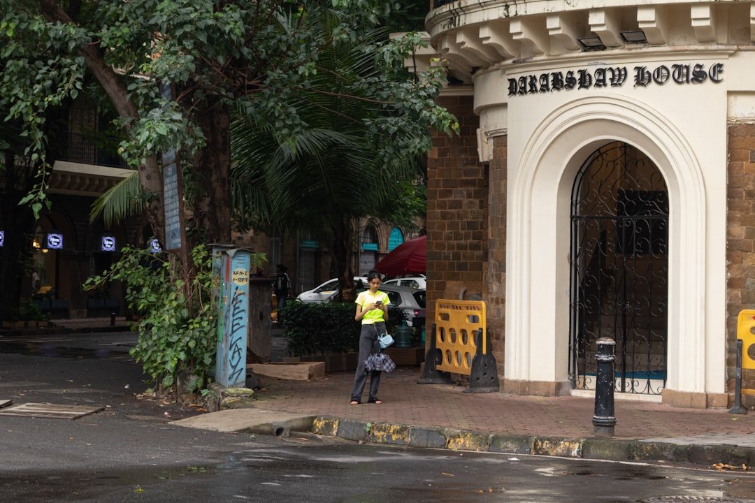 Registered Nurse salary in Mumbai - Photo by Zoshua Colah on Unsplash