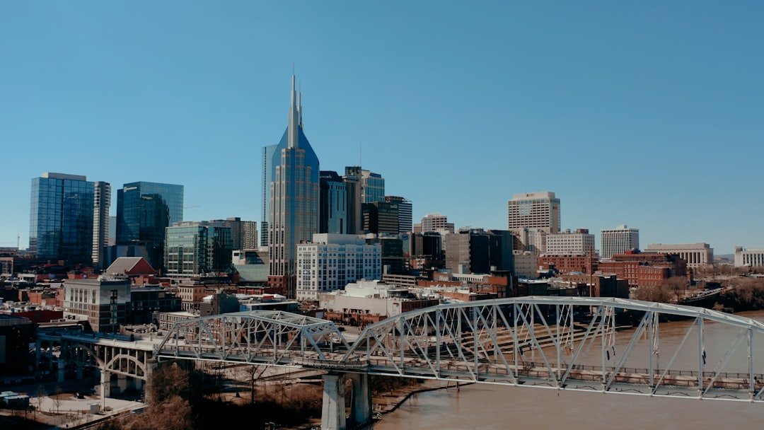 registered nurse salary Nashville Tennessee data 2026