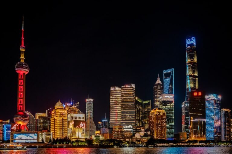 Registered Nurse salary in Shanghai - Photo by Rich Xu on Unsplash