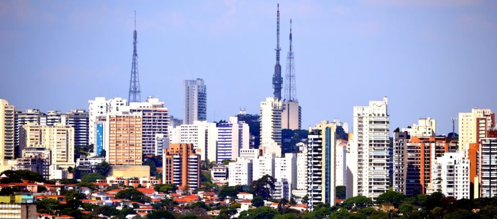 Senior Software Engineer salary in Sao Paulo - Photo by Alex Pessoa on Unsplash